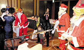 2012�N�N���X�}�X�Ƒ���