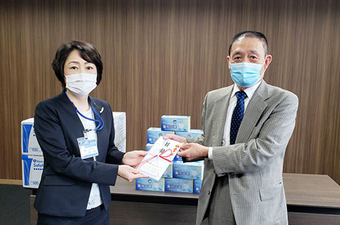 �������Ƀ}�X�N��t