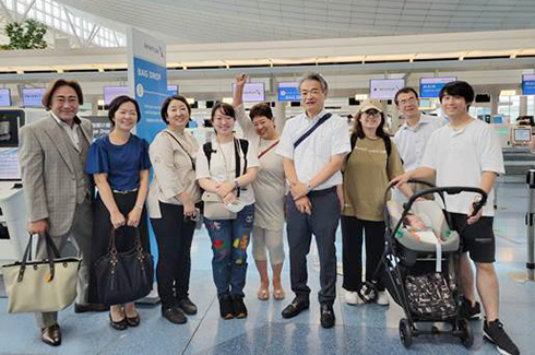 �����h���w���A�G�N�A�h���ɏo��